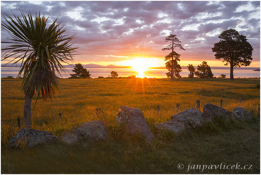 Jezero Taupo, západ slunce