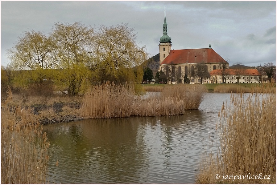 Kostel Nanebevzetí Panny Marie , Most