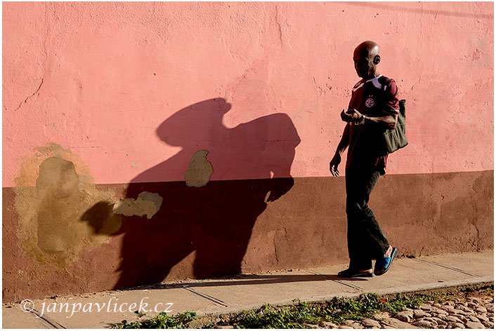 Muž a stín, Trinidad
