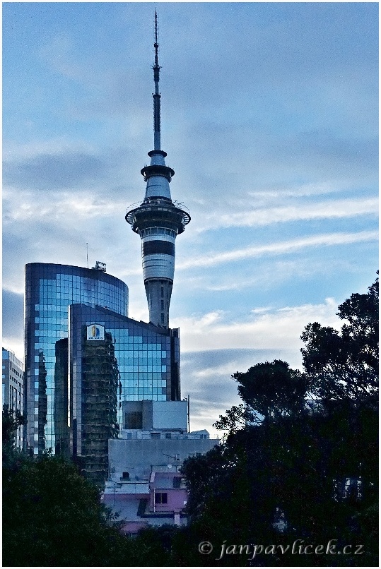 SKY TOWER (328 m), Auckland