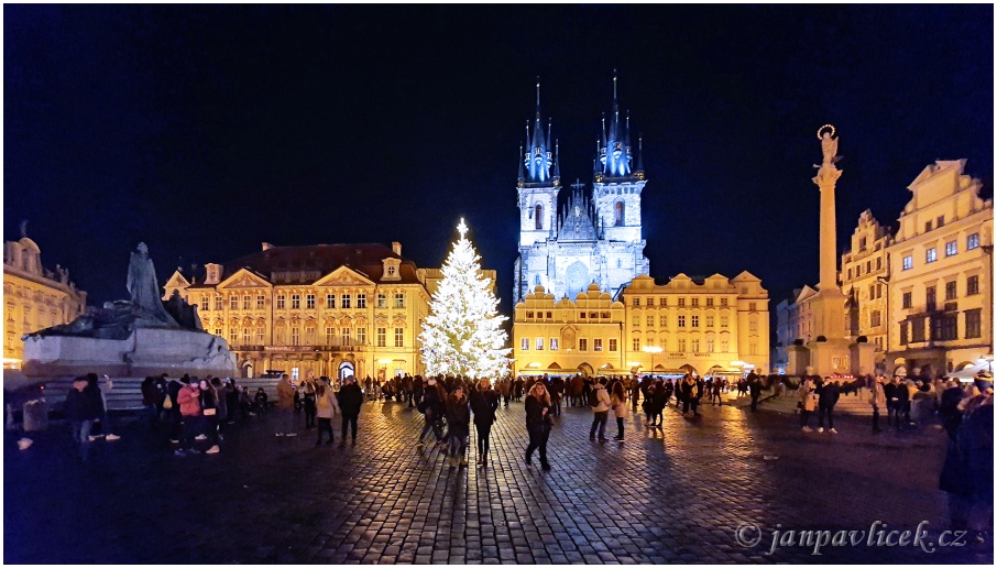 STAROMESTSKE NÁMĚSTÍ