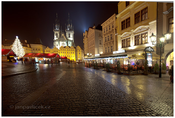 Staroměstské náměstí o Vánocích