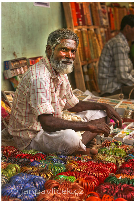 Trhovec, Indie