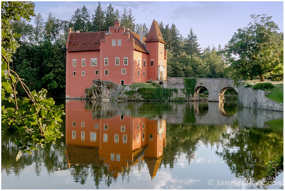 Zámek Červená Lhota