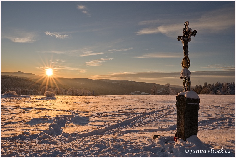 ZÁPAD SLUNCE NAD ROKLANY