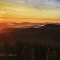 Východ slunce nad Chlumem (1191 m) , vpředu Solovec (1154 m) a... | fotografie